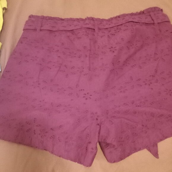 Crown & Ivy 2 Piece Shorts and Tank Set, Size L - Picture 4 of 9